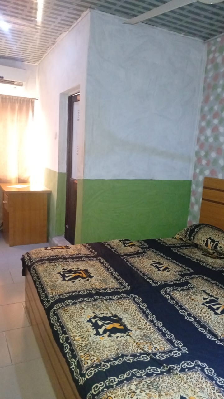 Room 406