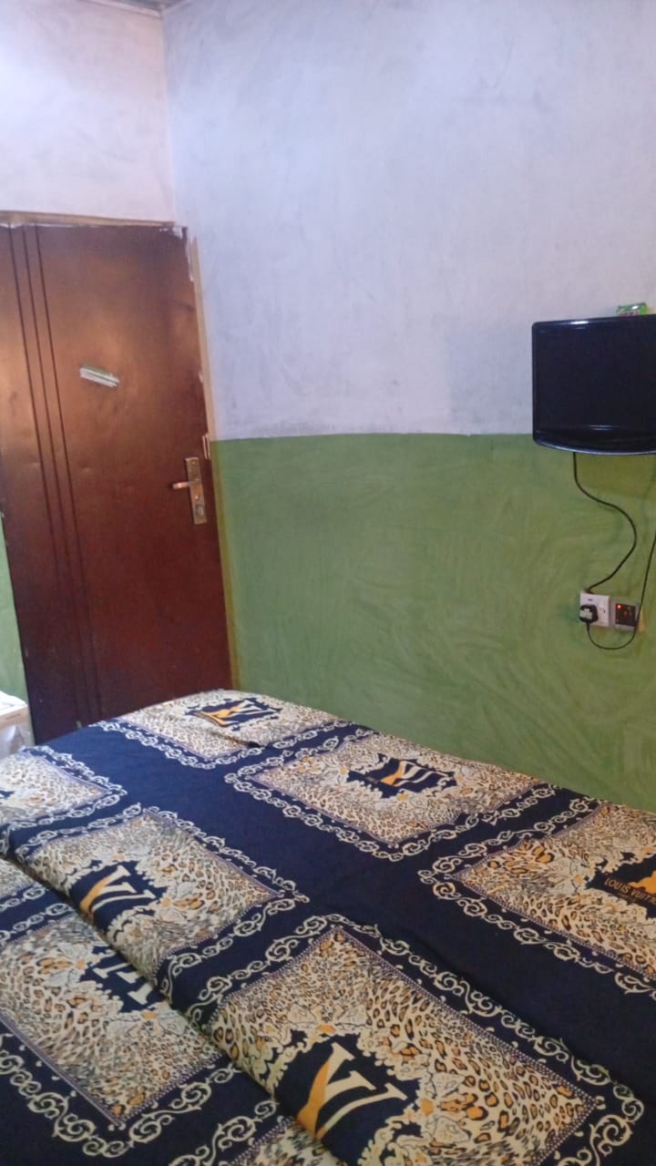 Room 406